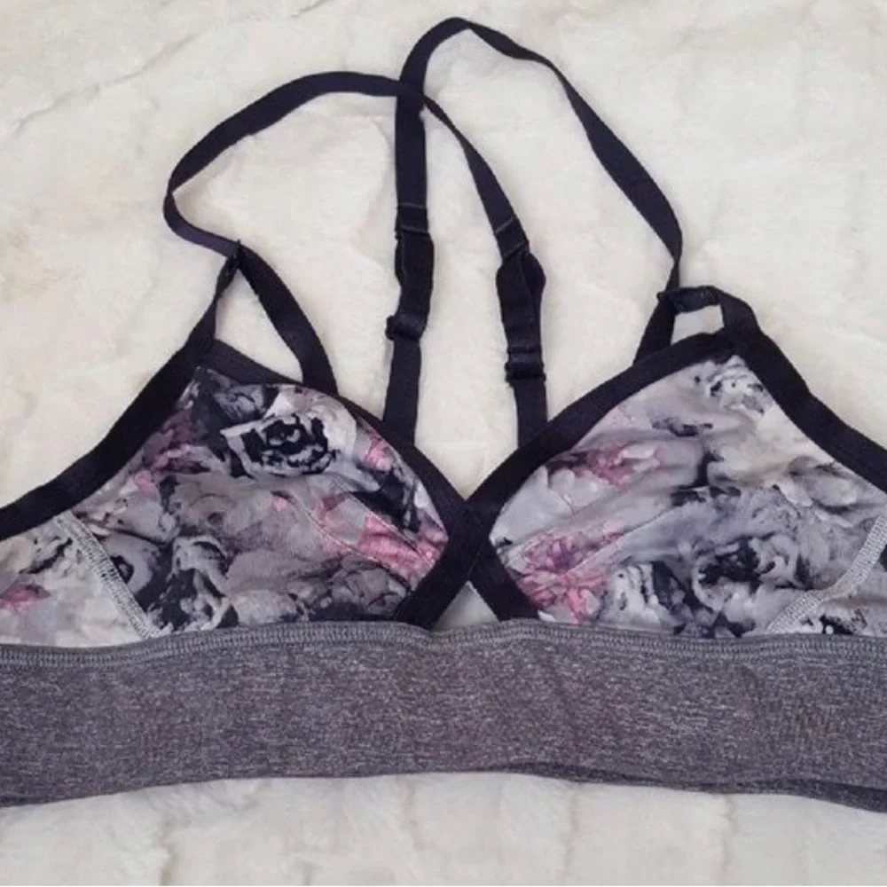 lululemon athletica reposhing this